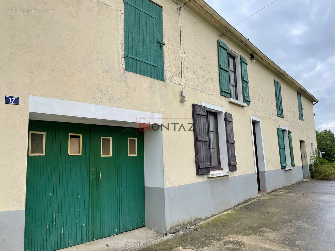 Maison à REBAIS