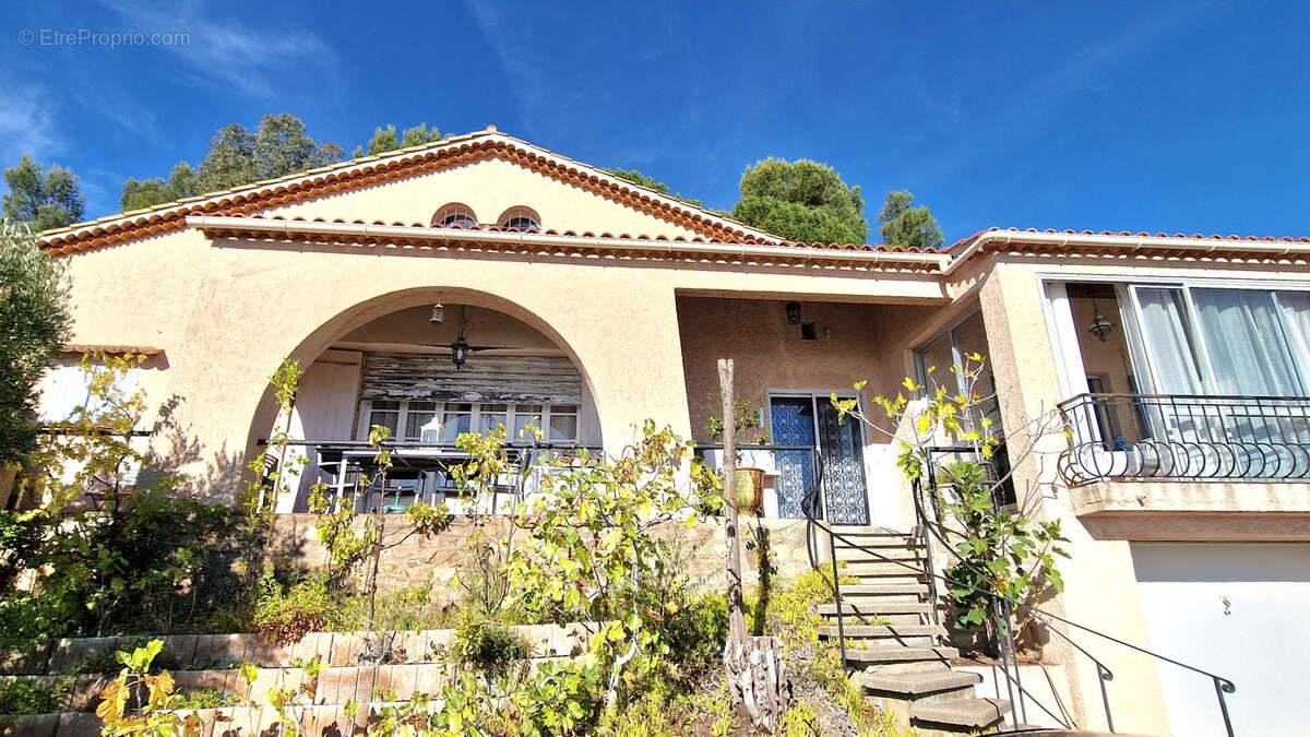 Maison à LES ISSAMBRES