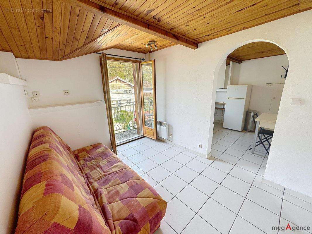 Appartement type 2 pièces en dernier étage - photo 2