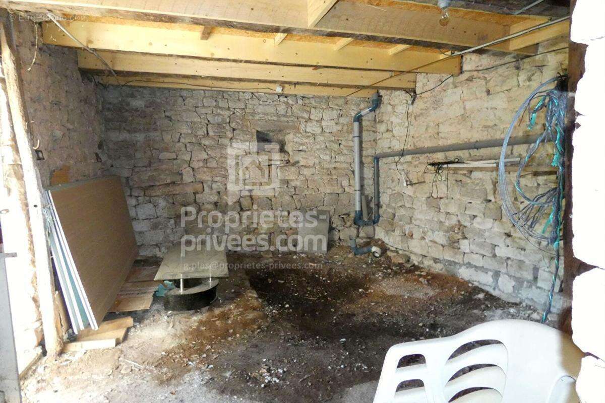 Maison ancienne à restaurer, fort potentiel + Jardin 2000 m² - photo 17