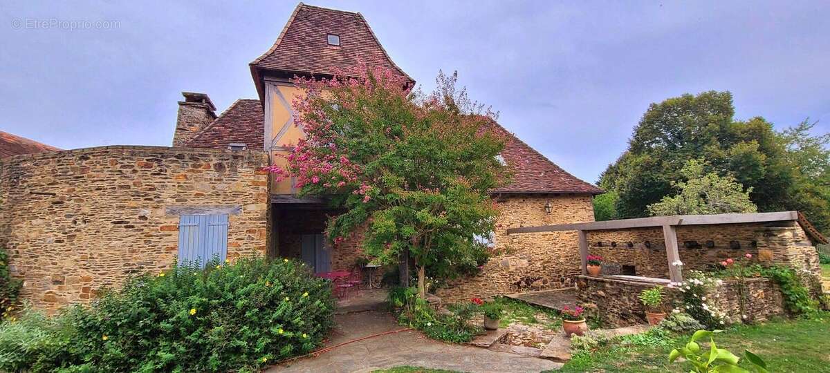 Maison en pierres ,  dependances ,1 hectare ,  saint yrieix la perche ,  haute-vienne - photo 8