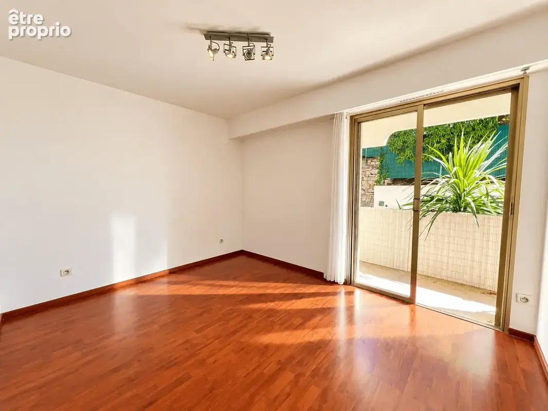 Hauteurs de Cannes - T3 85 m2 - Vue mer - Terrasse - Parking - Cave - Le Cannet - photo 12