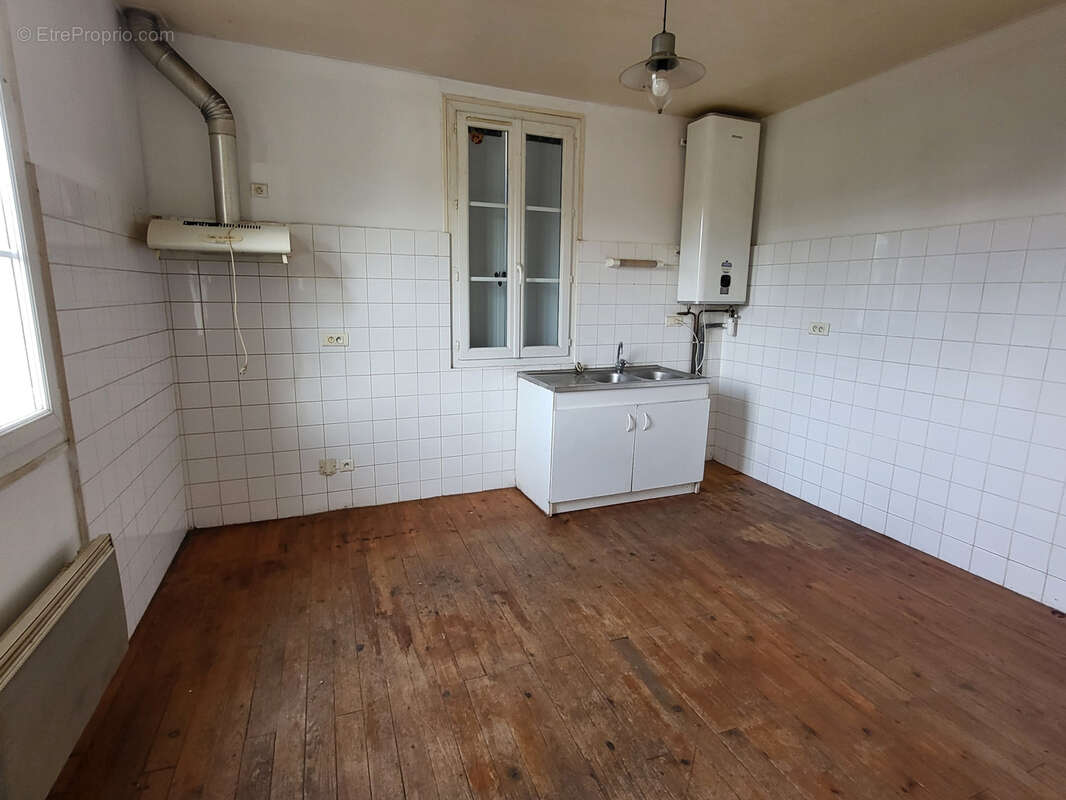 Maison à BAGNAC-SUR-CELE