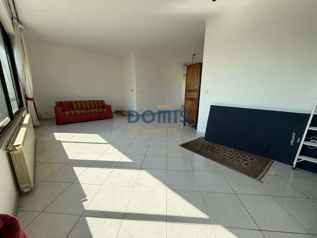 Nimes cadereau appt de type 4  dernier etage avec terrasse et garage  en exclusivite - photo 9