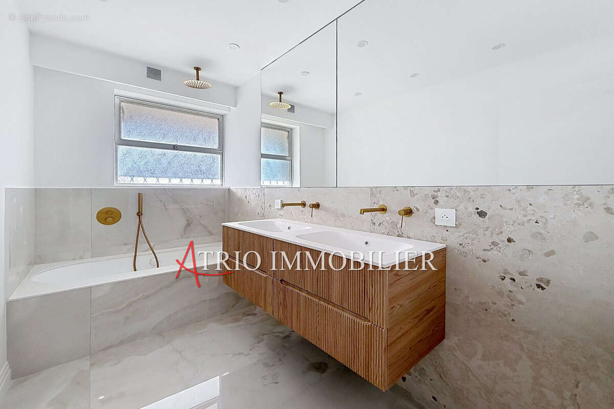 Appartement à VILLENEUVE-LOUBET