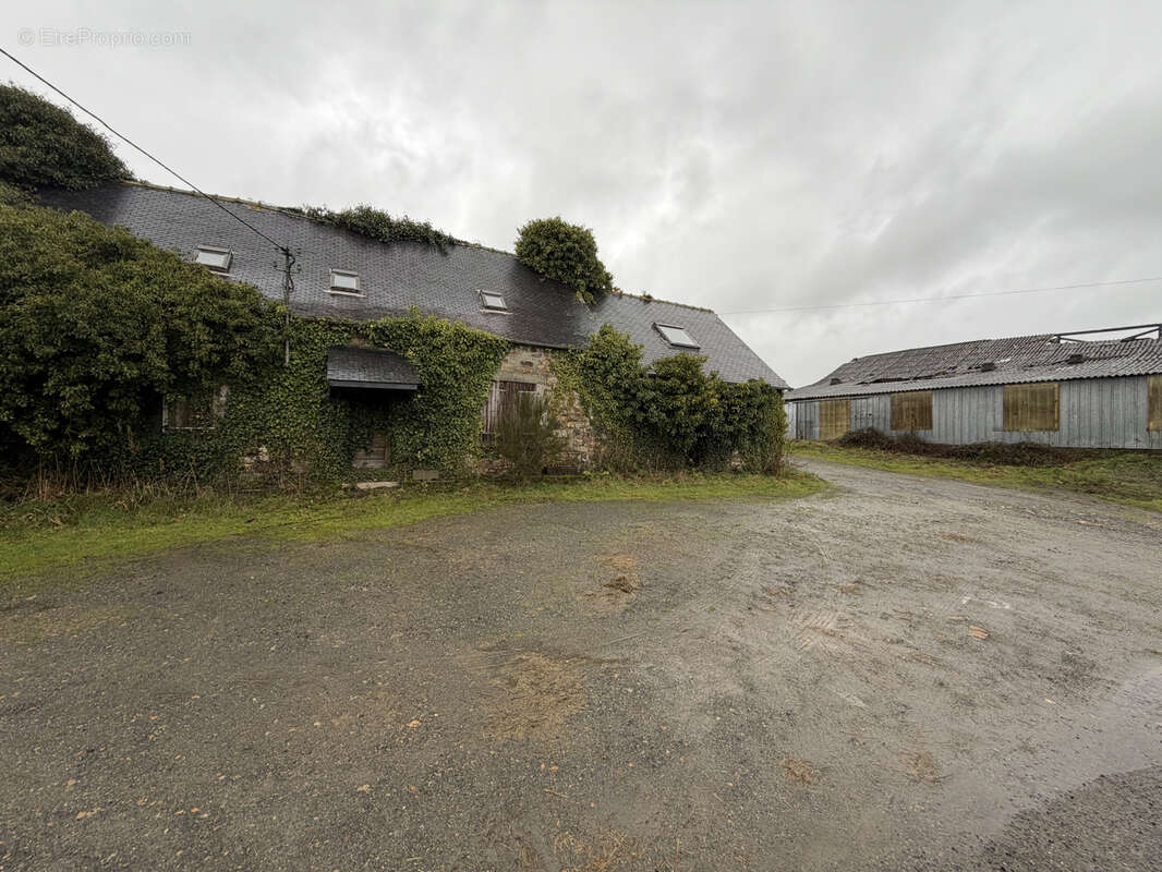 Maison à POULLAOUEN