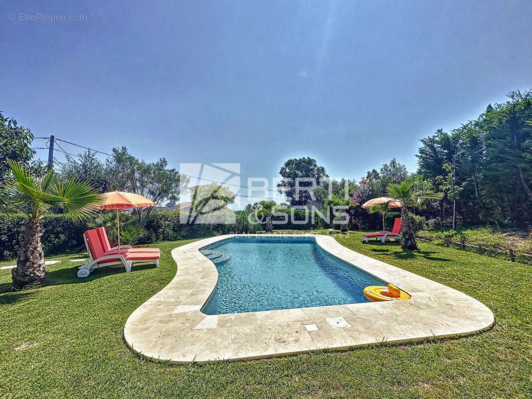 Mandelieu dans domaine prestigieux  - villa de plain-pied - photo 4