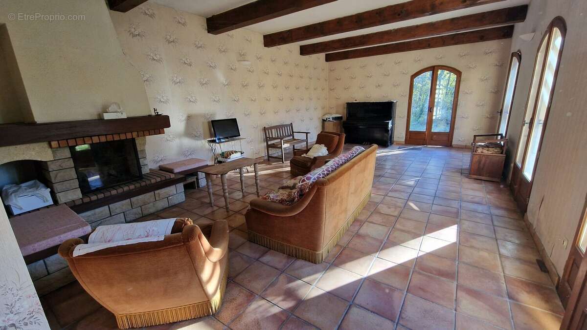 Maison à PIEGROS-LA-CLASTRE