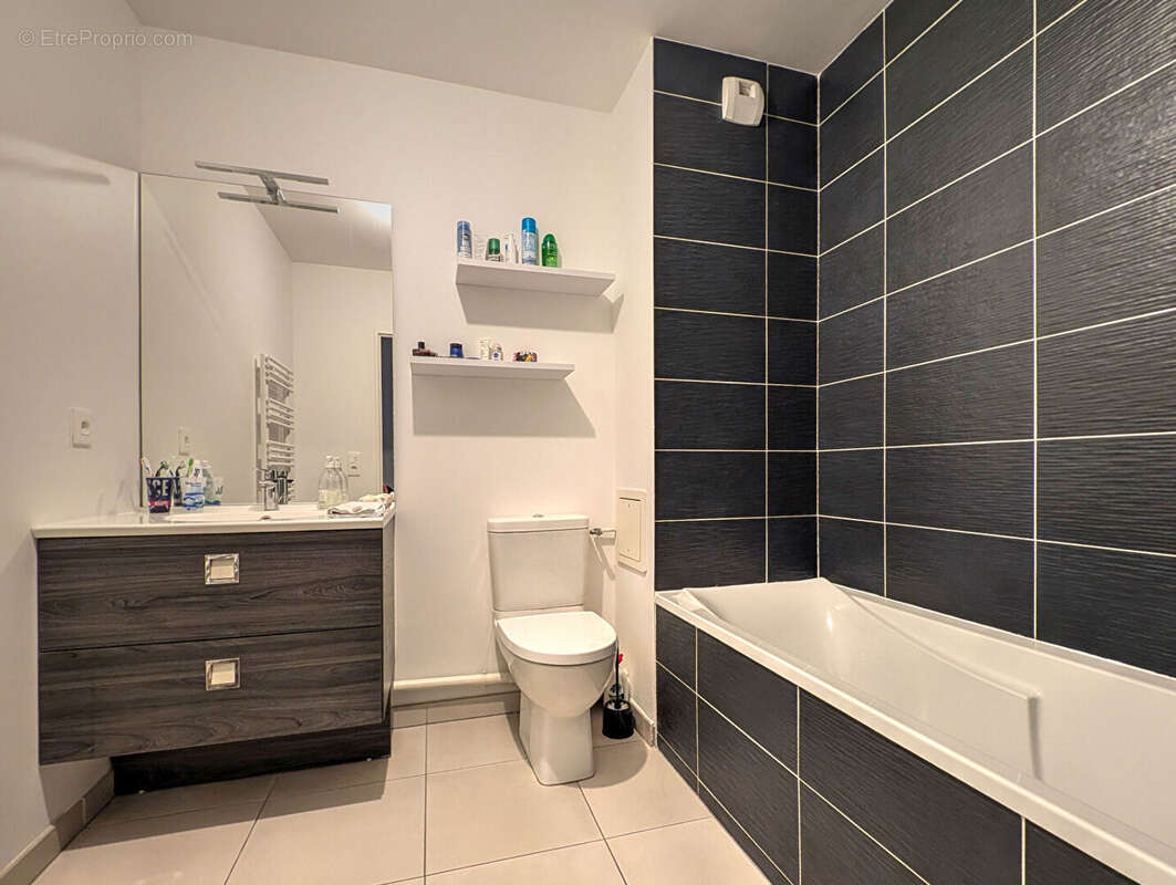 Appartement à LA GARENNE-COLOMBES