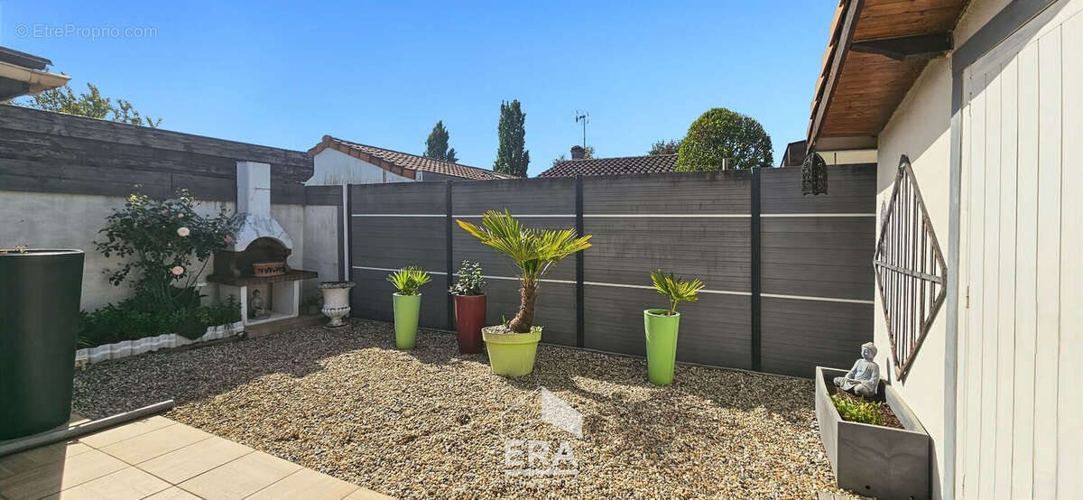 Maison à BLANQUEFORT