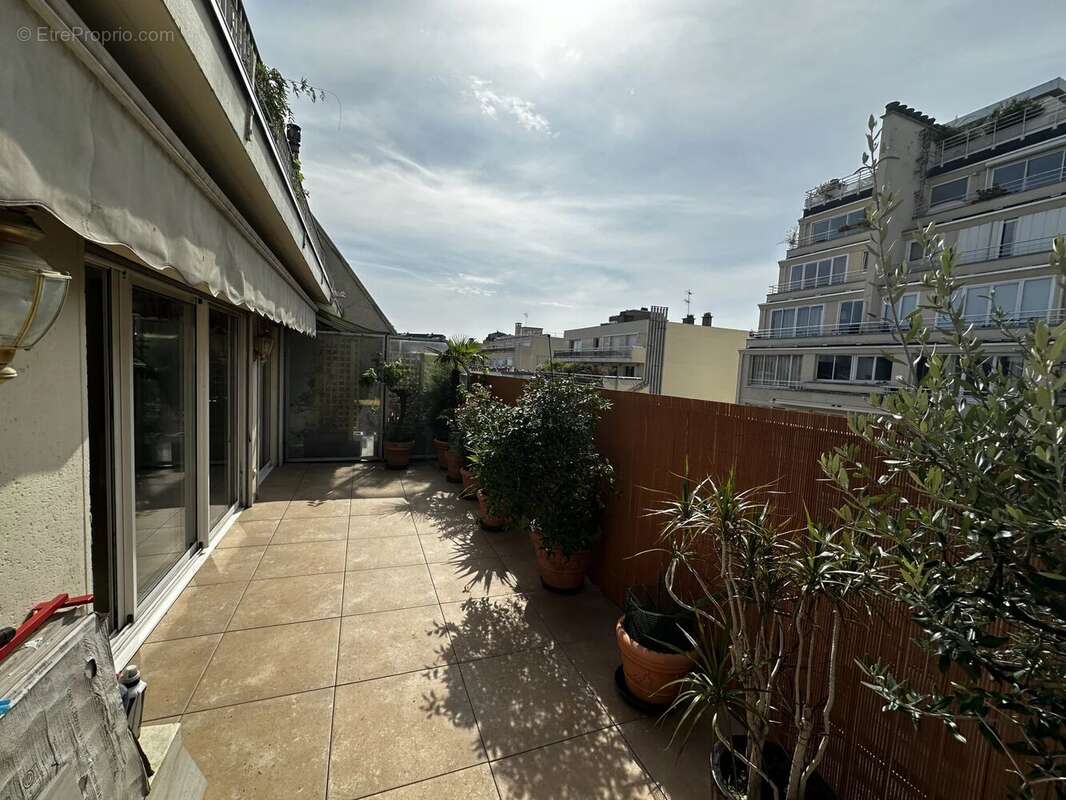 Appartement à PARIS-15E
