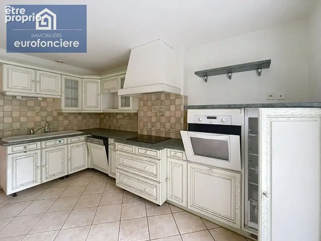 À vendre belle maison avec véranda et jardin arboré à pont-sainte-marie - photo 3