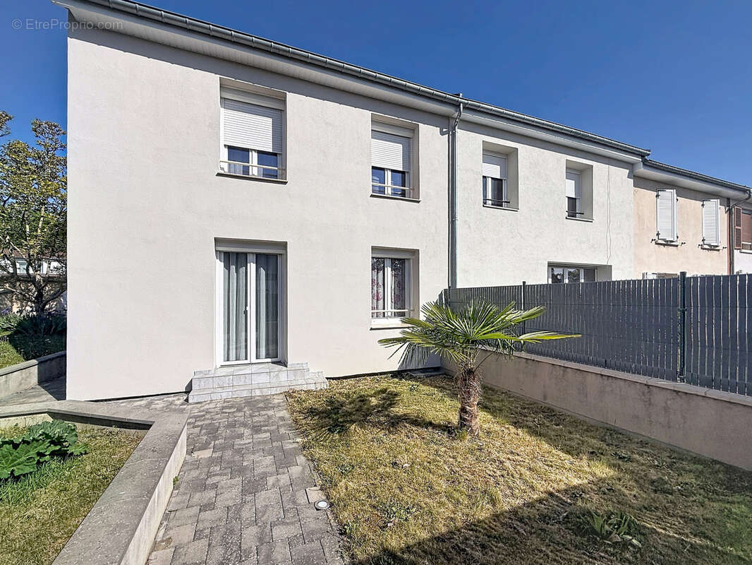 Maison à GUENANGE