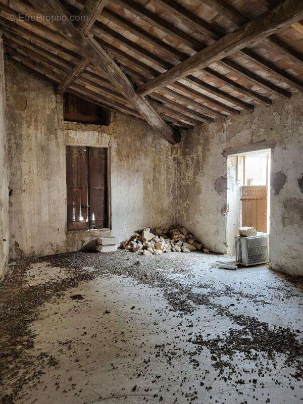 Appartement à BEZOUCE