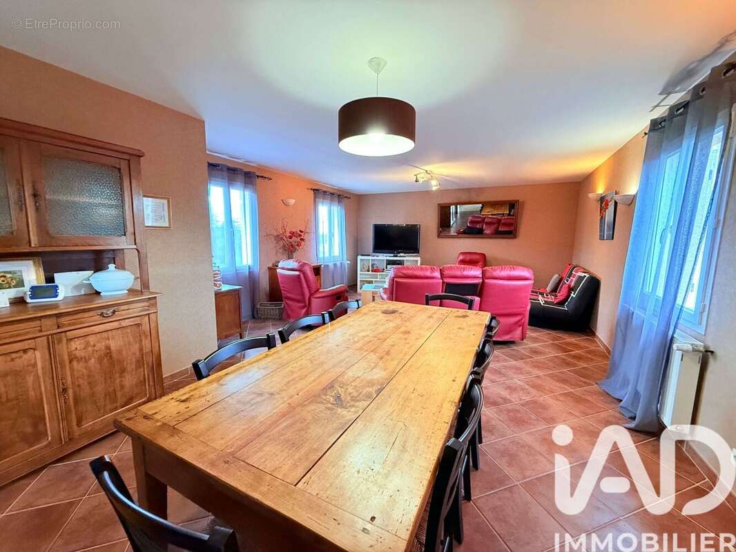 Photo 8 - Maison à LE VIGEANT