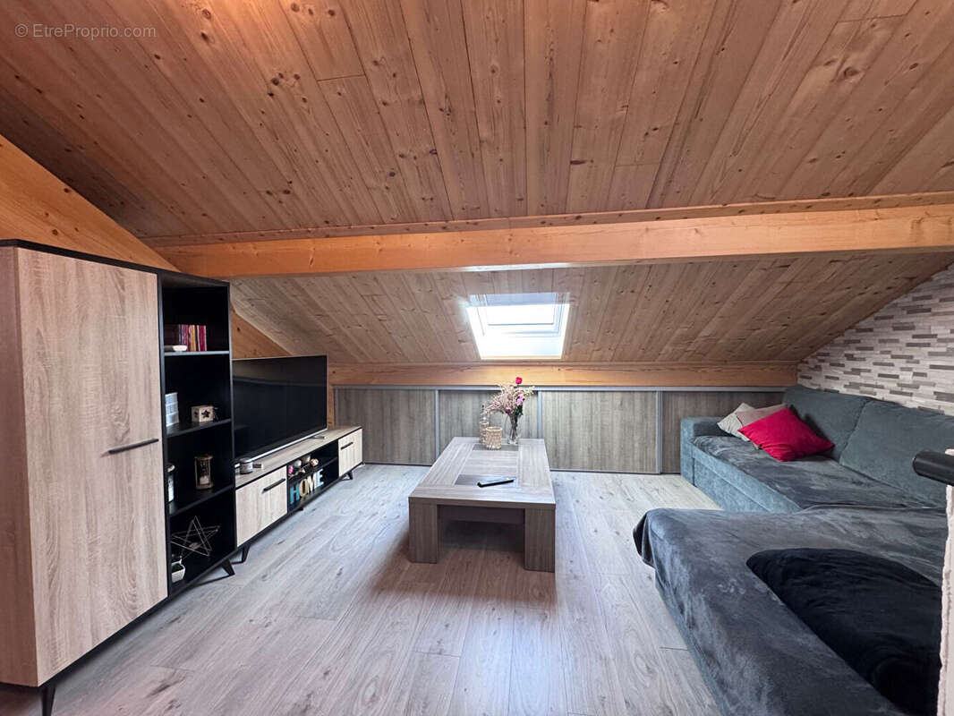 Appartement à ETALANS