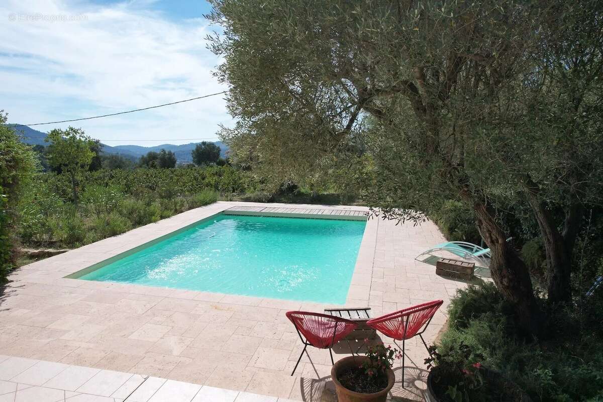 Maison à LE CASTELLET