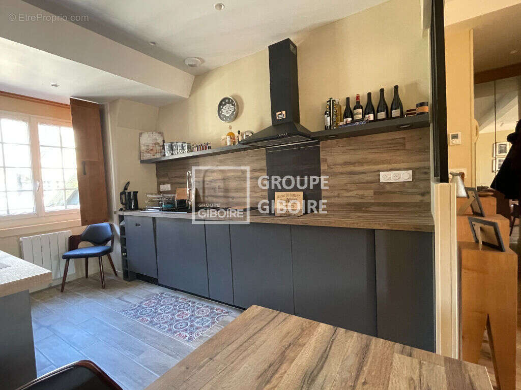 A vendre agence giboire  saint malo intra muros appartement type 2 proche plage comerces cave et grenier - photo 2
