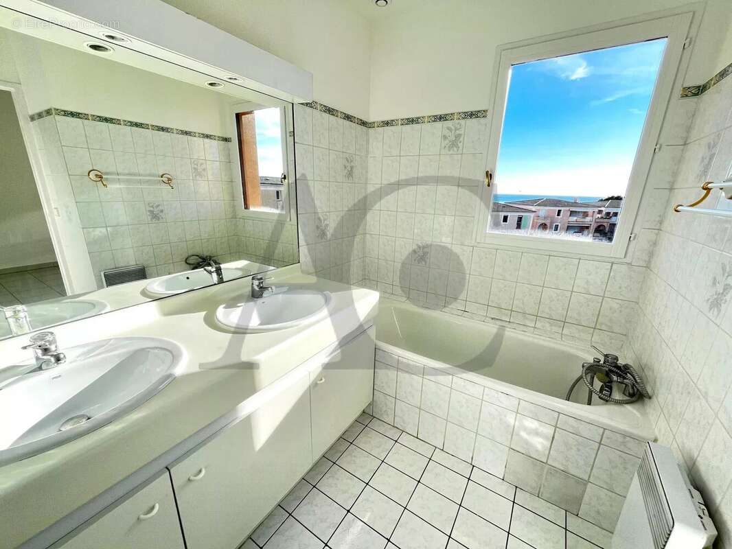 Appartement à VILLENEUVE-LOUBET