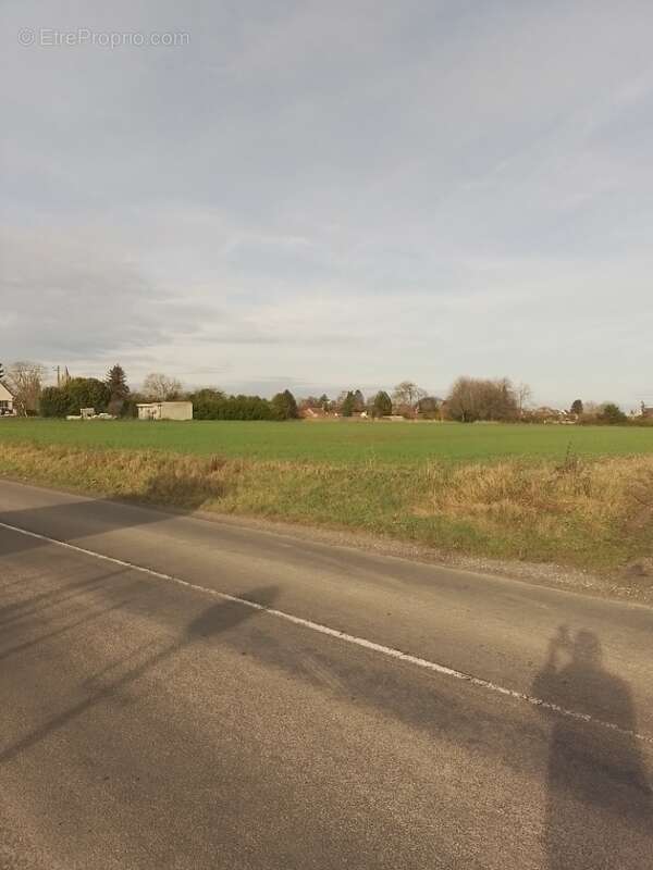 Terrain à CREPY-EN-VALOIS