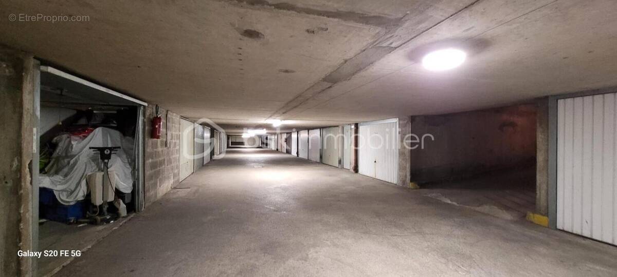 Parking à CHELLES