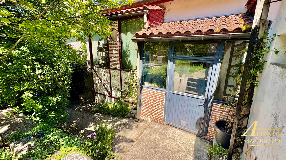 Maison de 100 m² à Montrem - photo 9