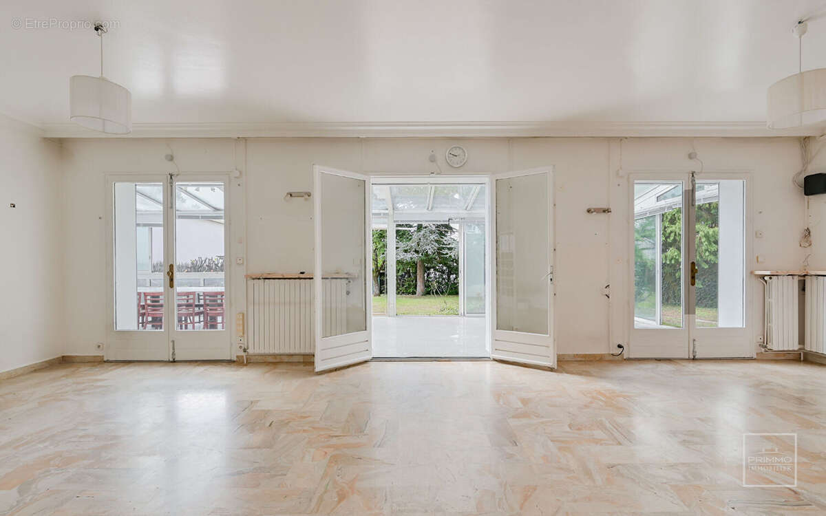 Maison à CHAMPAGNE-AU-MONT-D&#039;OR