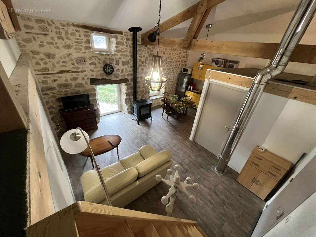 Maison à SAINT-HILAIRE-CUSSON-LA-VALMITTE