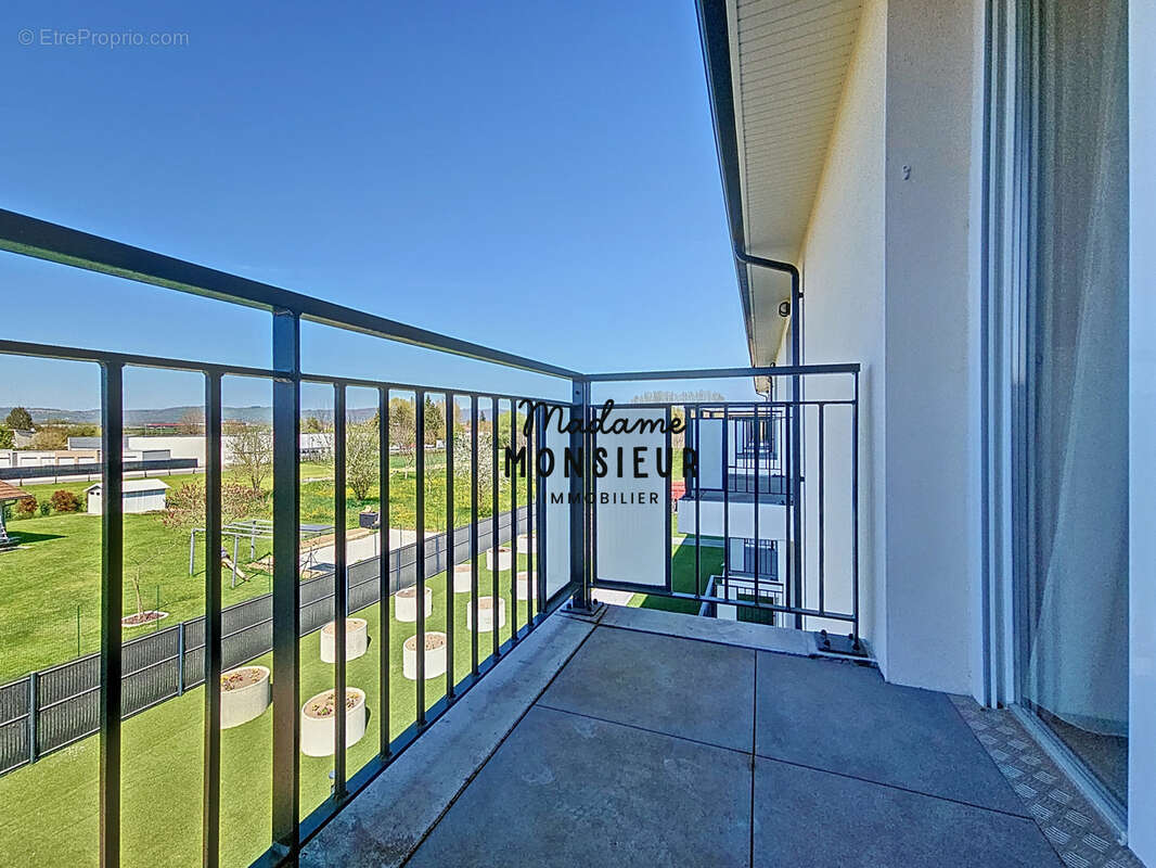 Appartement à SAINT-ETIENNE-DE-SAINT-GEOIRS