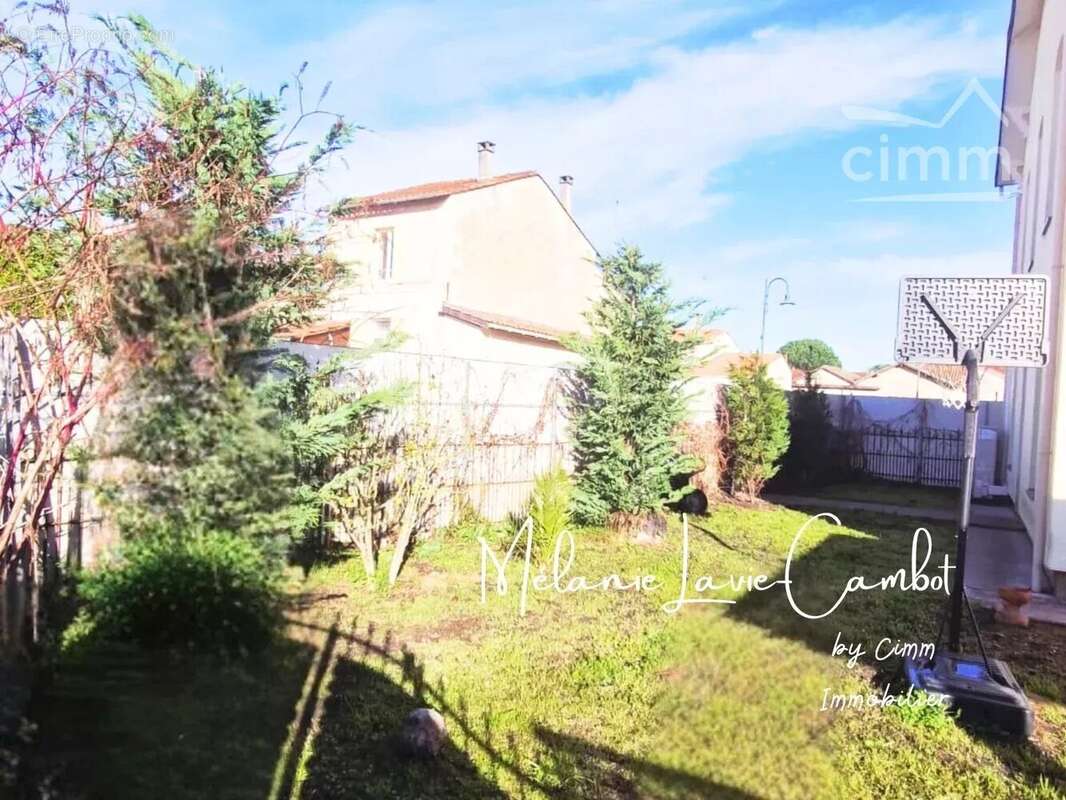 Appartement à SAINT-YZAN-DE-SOUDIAC