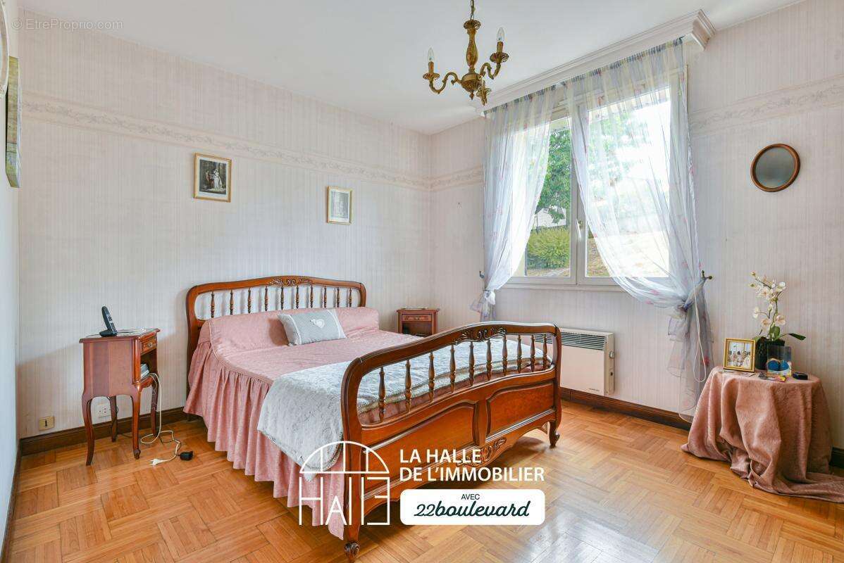 Maison à CONDAT-SUR-VIENNE