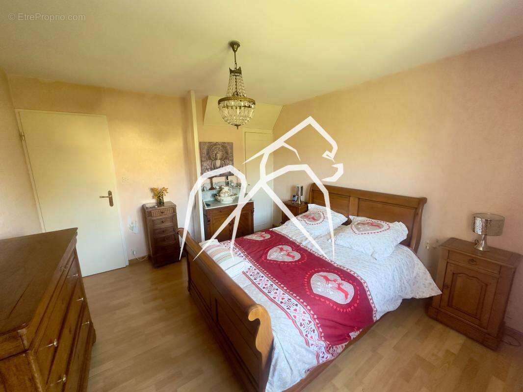 Maison à LA NEUVILLE-CHANT-D'OISEL