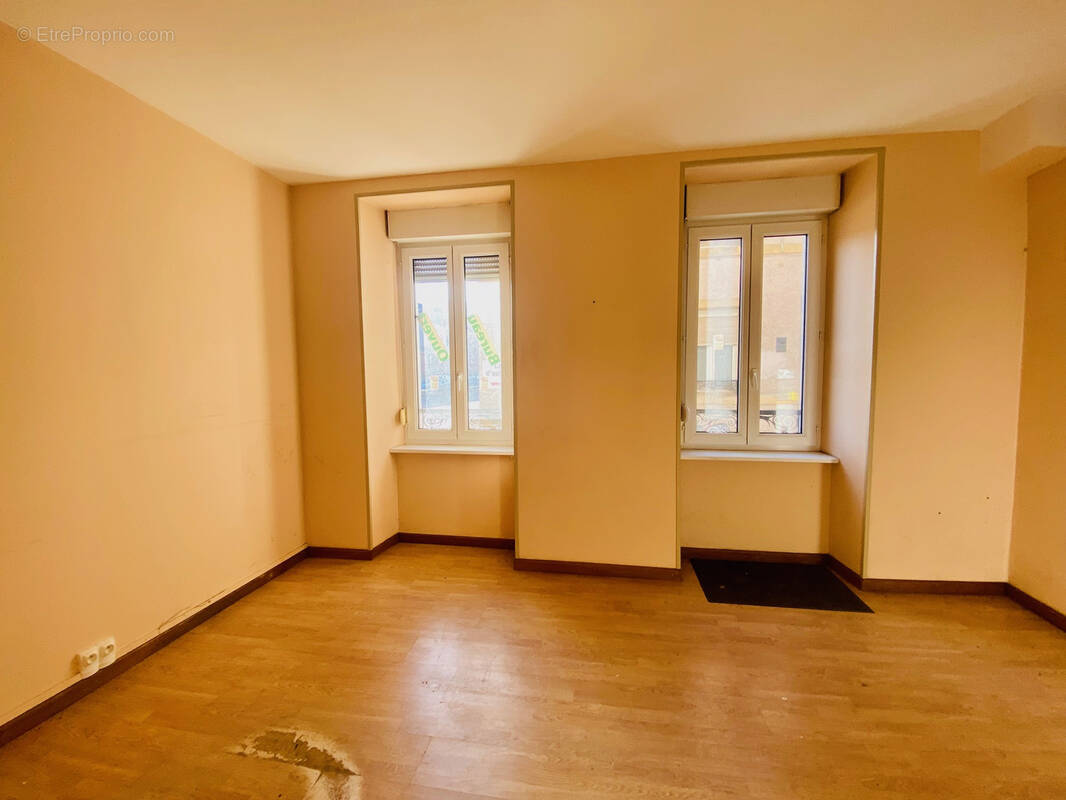 Commerce à RONCHAMP