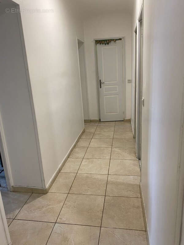 Appartement 3 pièces 61 m2 Metro Porte de la Villette - photo 6