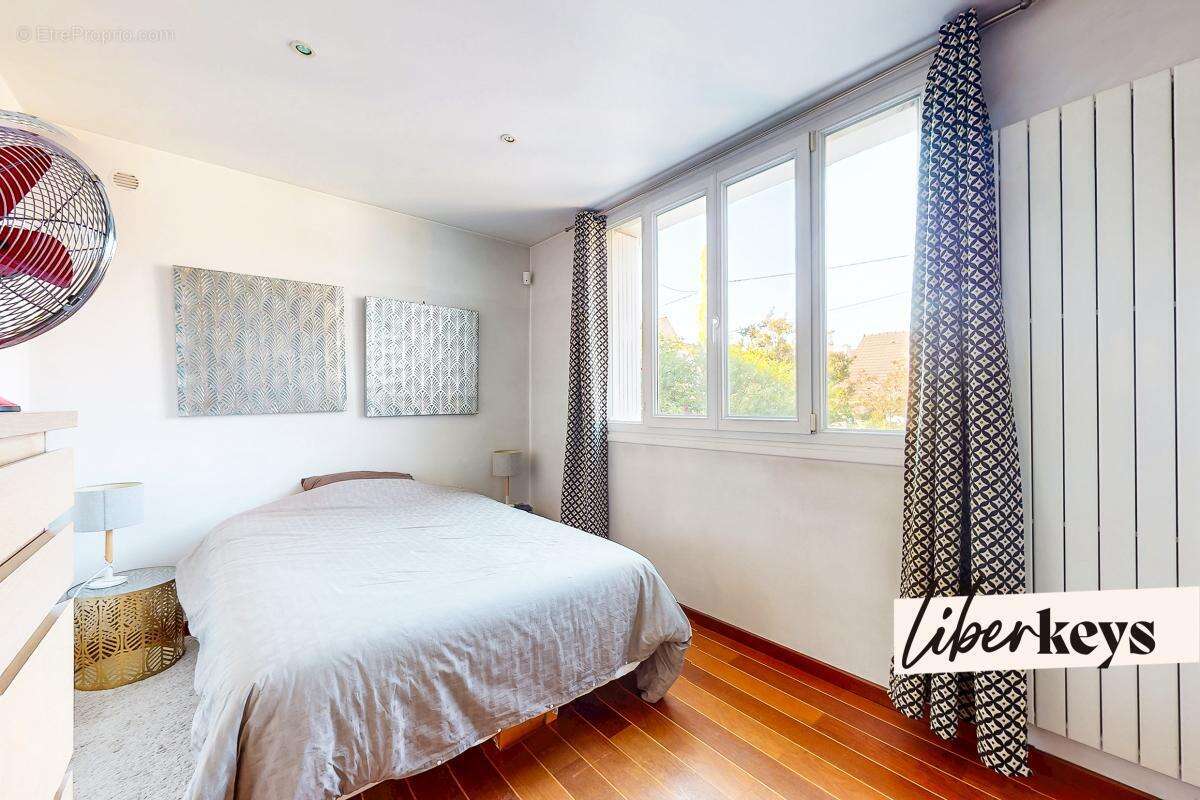 Maison 127m² avec piscine, jardin, terrasse, sous-sol et double parking à Gagny - photo 6