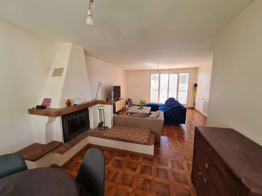 7 mn Caraman Maison T5 - photo 2