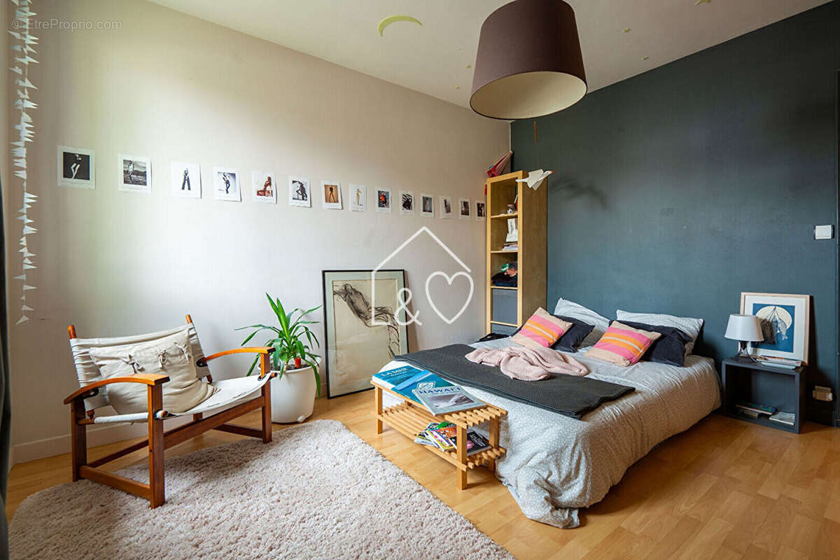 Maison à SAINT-ETIENNE-DE-MONTLUC