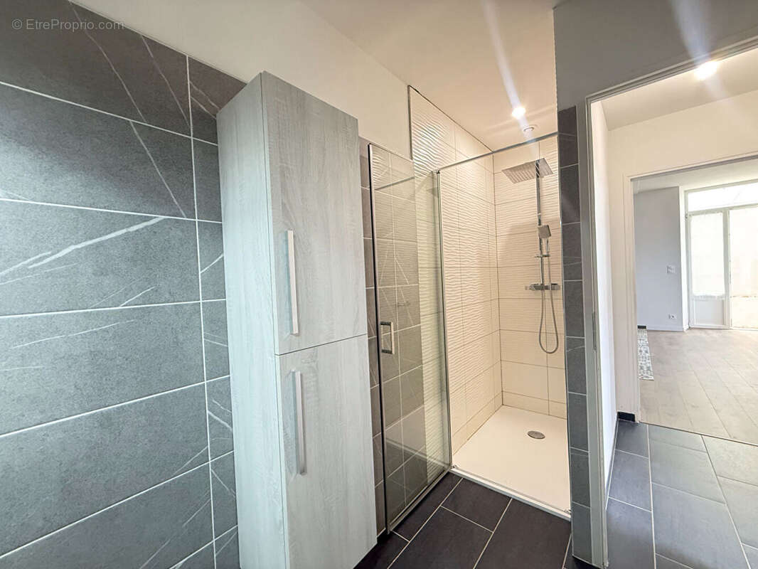 Appartement rénové avec vue imprenable sur le Lot . Coeur de Villeneuve-sur-Lot - photo 10