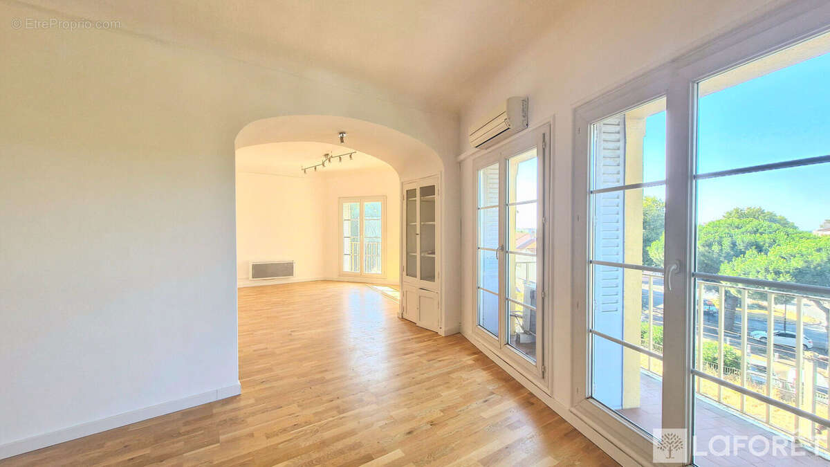 Appartement à FREJUS