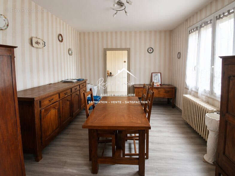 Salle à manger - Maison à LIGUEIL