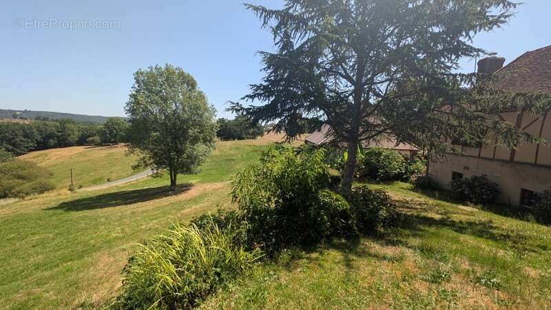 Propriété de caractère, piscine et dépendances - photo 18