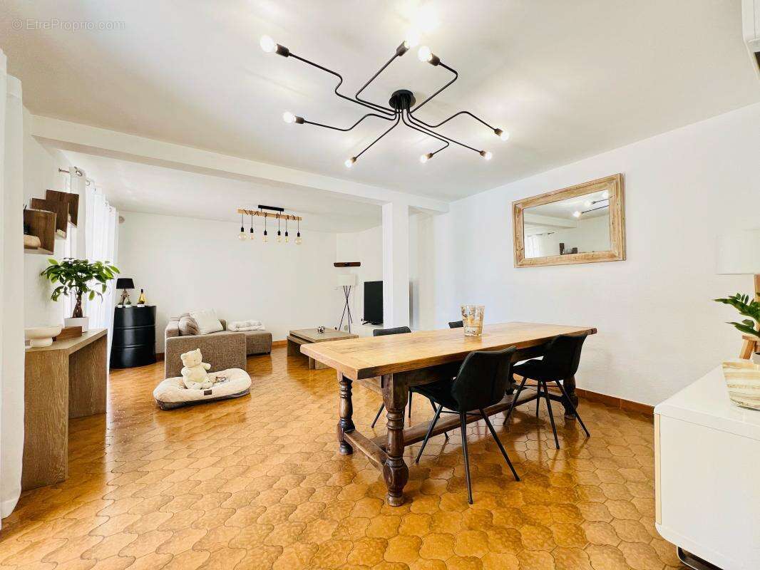 Maison à SIX-FOURS-LES-PLAGES