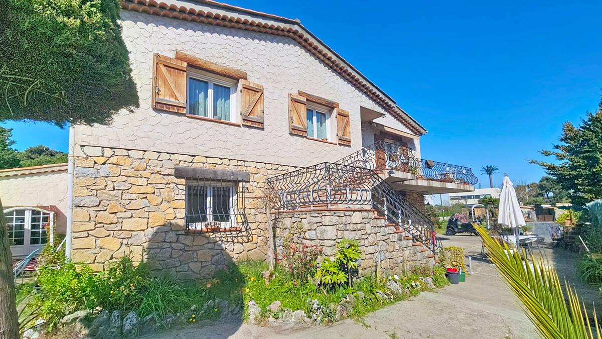 Maison à BIOT