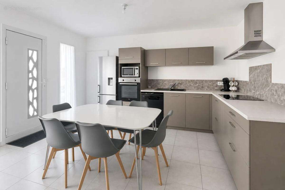 Maison rénovée de 4 pièces, La Chaume - photo 2