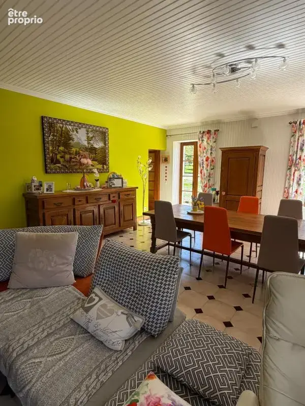 Brie. Maison en pierre de 200 m² sur une parcelle de 3392 m² - photo 2