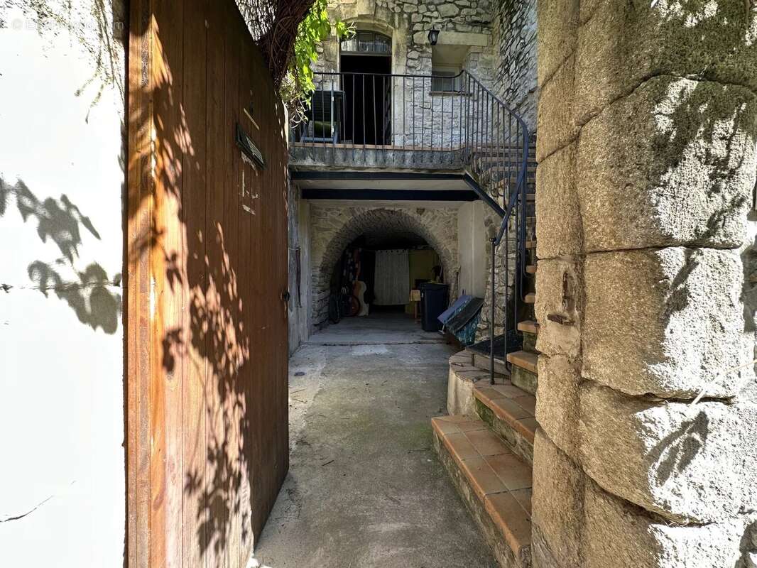 Maison à CLARENSAC