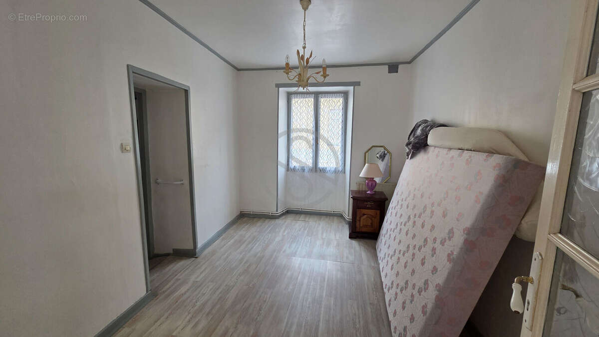Maison à LA FRETTE