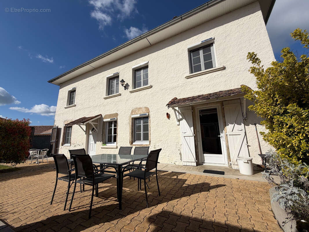 Maison à SAINTE-BLANDINE