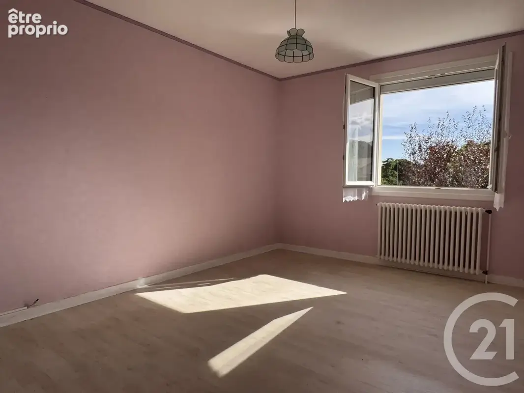 Maison 4 pièces 96 m² à vendre à Roiffieux (07100) - photo 7
