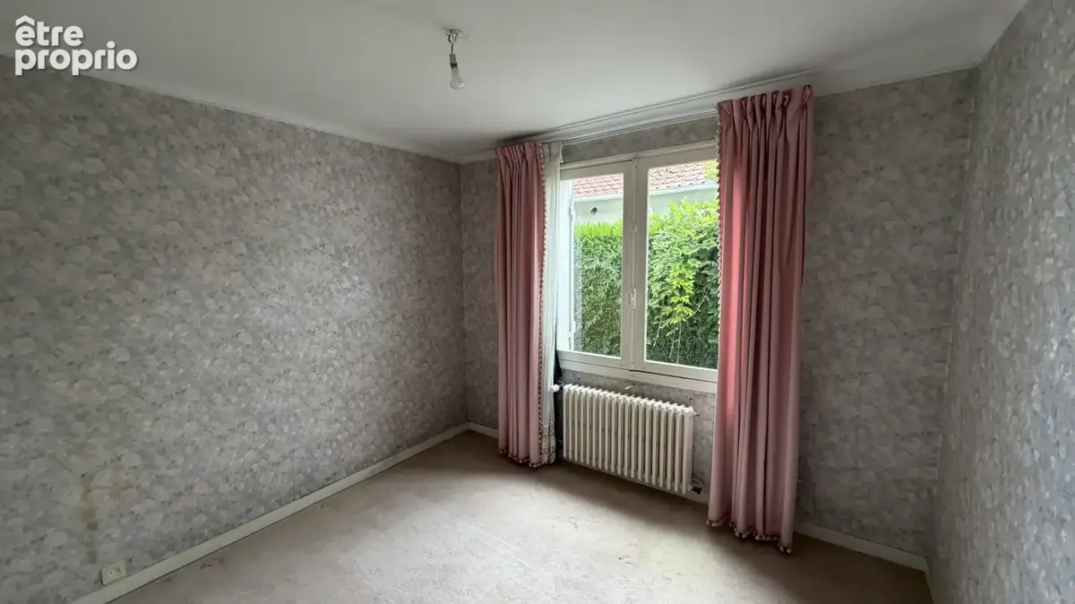 Maison avec garage et dépendance - photo 15